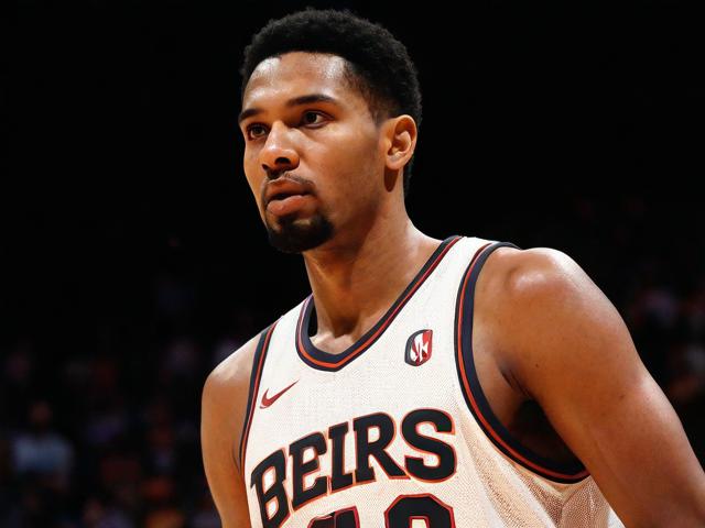 “九游app_ 历史回顾：NBA几十年来的十大经典封盖”，nba封面设计