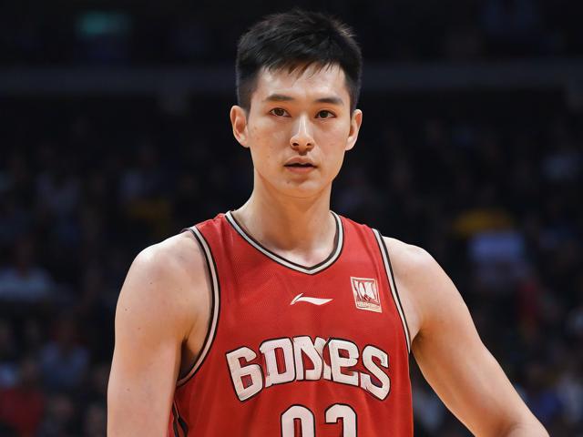 jiuyou.com_ 中国篮球明星加盟跨界综艺，展现多面魅力，中国篮球运动员参加nba