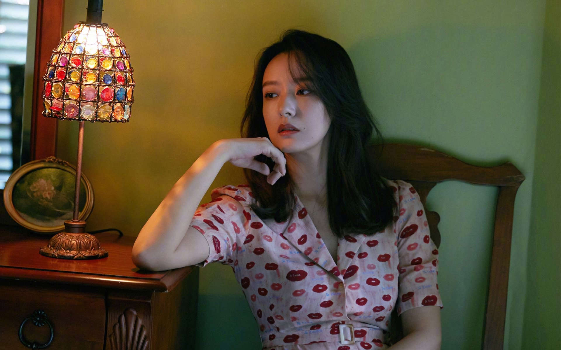 少女足球梦：年轻女足球员的成长之路，足球 少女