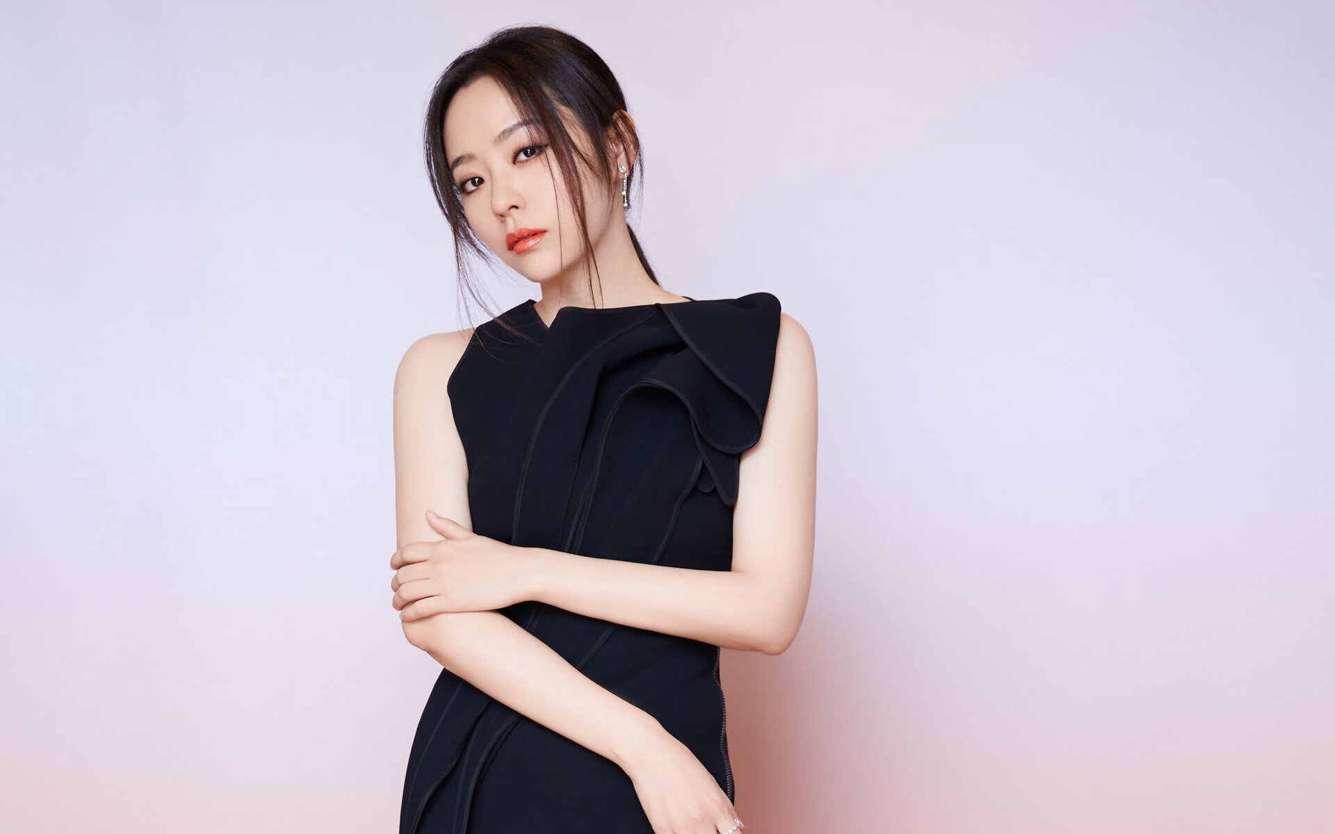 中国三人女篮进攻端表现出色 抢占先机，中国三人女篮百度百科